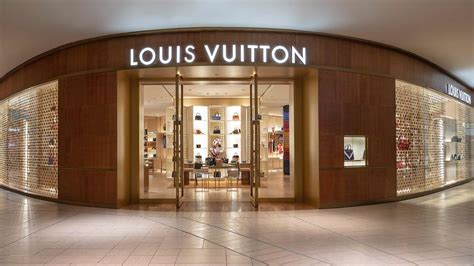 louis vuitton calgary reviews|chinook calgary opening times.